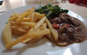 varkenswangetjes met rodenbach en frietjes